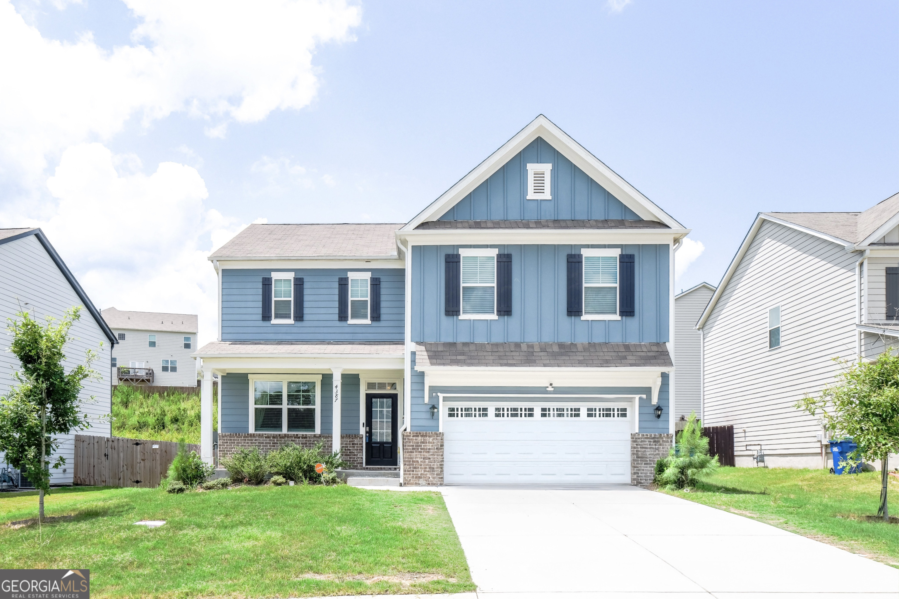 Highly sought after 4-Bedroom/3.5-Bath floor plan in Oakhurst Glen, a premier swim and tennis subdivision located in the growing city of Fairburn, a closely linked suburb of Atlanta. This home features a sizable owner's suite with walk-in closet, tiled shower/shower pan, and double-vanity. Kitchen features granite countertops, stainless steel appliances, and an island overlooking the family room - offering the perfect balance for casual and formal entertaining. Spacious backyard provides plentiful space for gardening and entertaining. Perfect Flex Room to create whatever you desire!