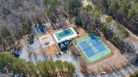 A home in Dacula