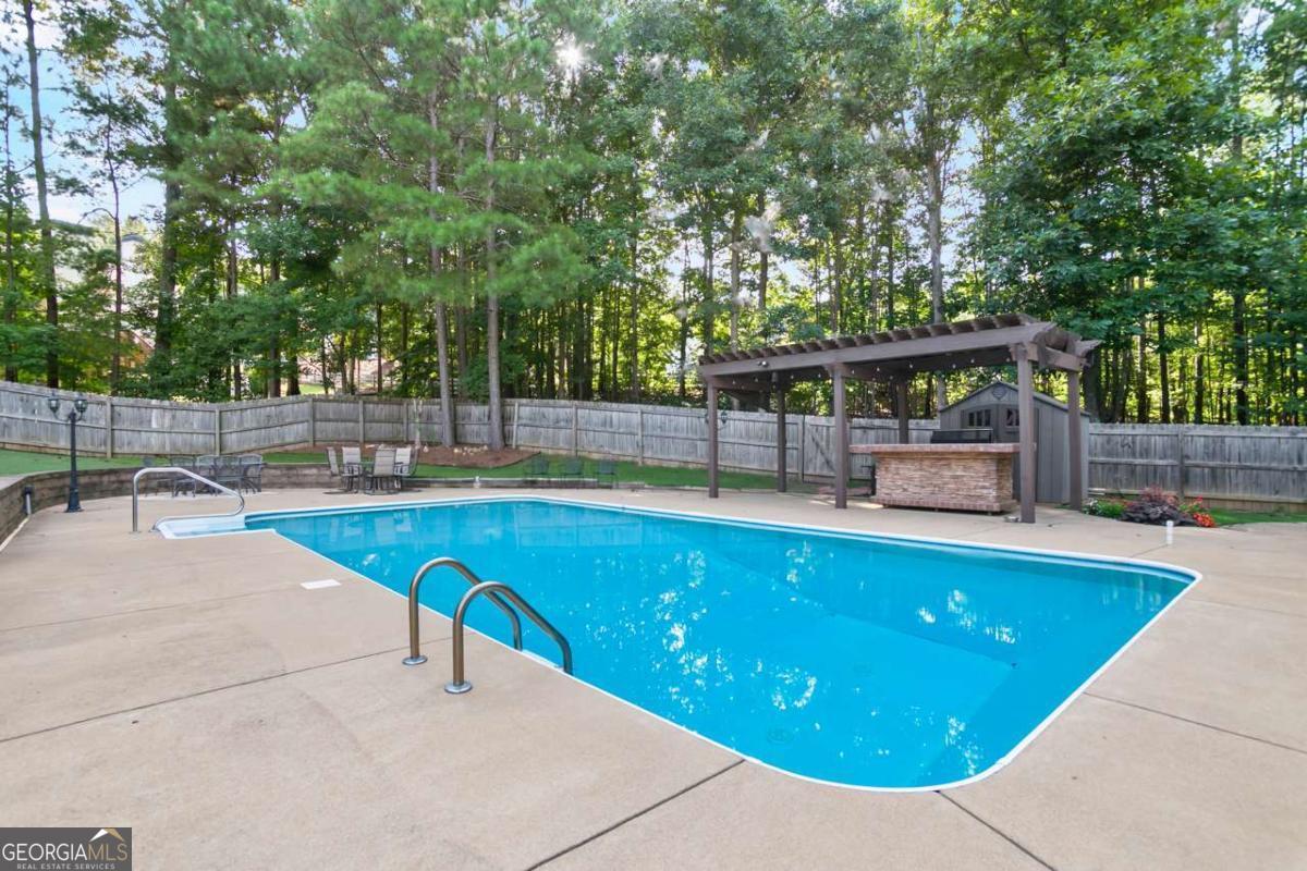 307 Tall Pines CT