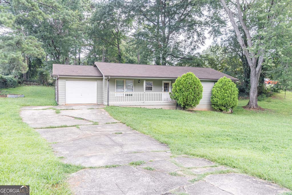 Photo of 950 Doeskin Drive NW, Conyers, GA 30012 (MLS # 10823160)