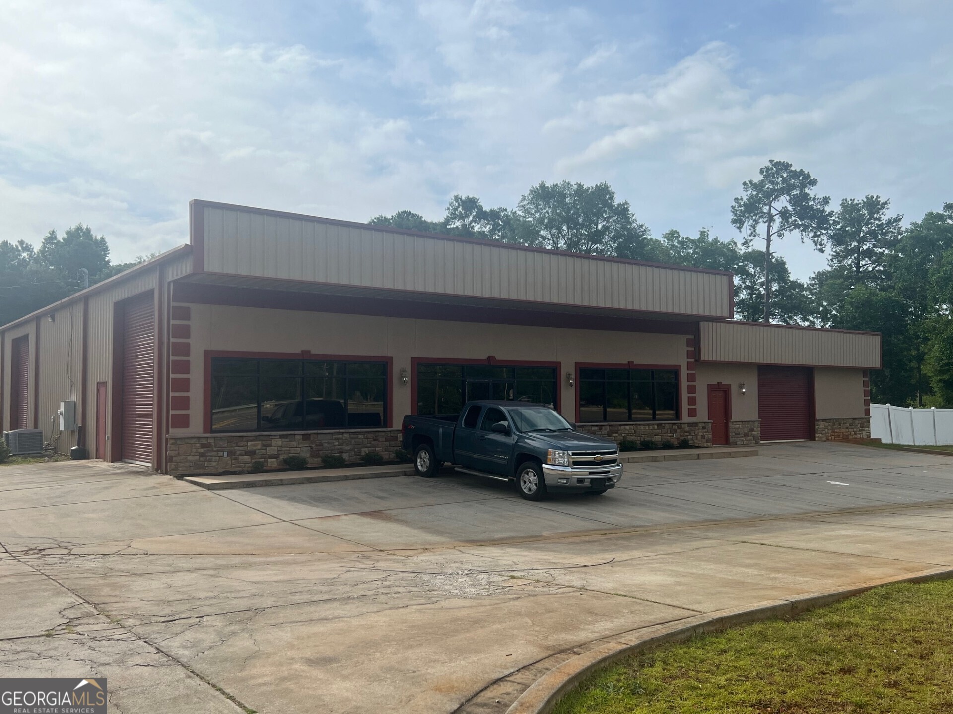 2120 Highway 19 N