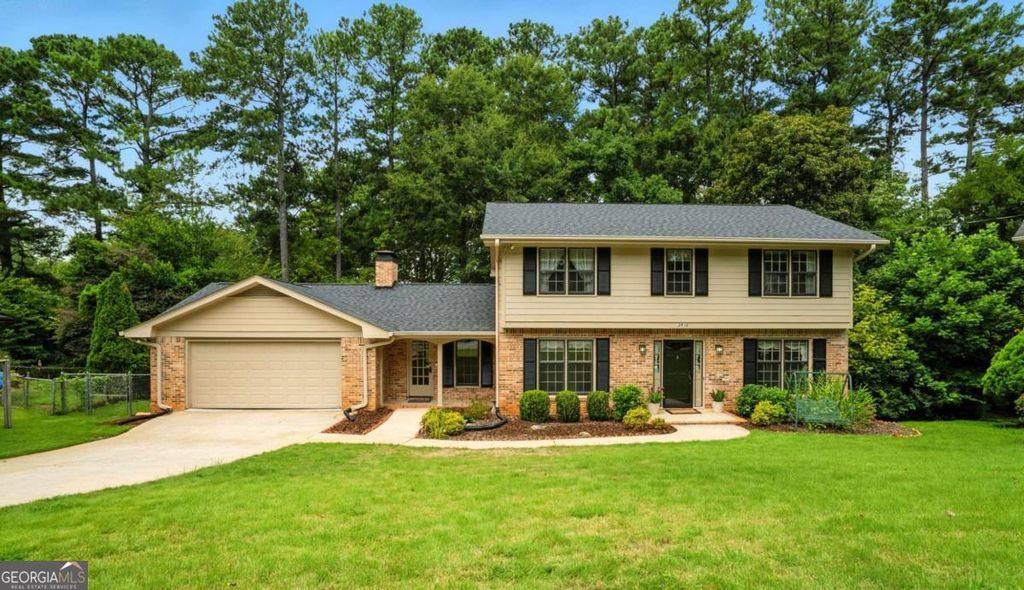 Photo of 2416 Norwich Lane, Tucker, GA 30084 (MLS # 10703308)