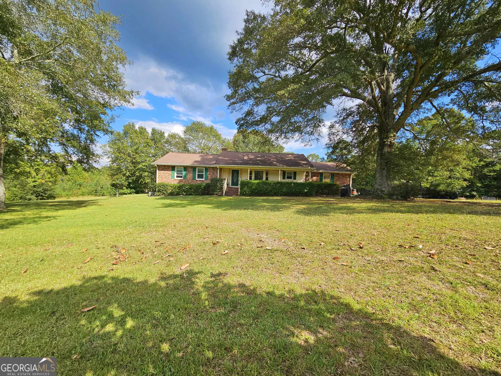 811 Victory RD