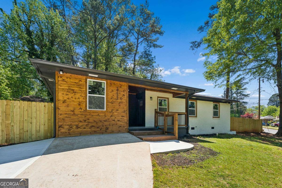 2233 Brannen RD SE