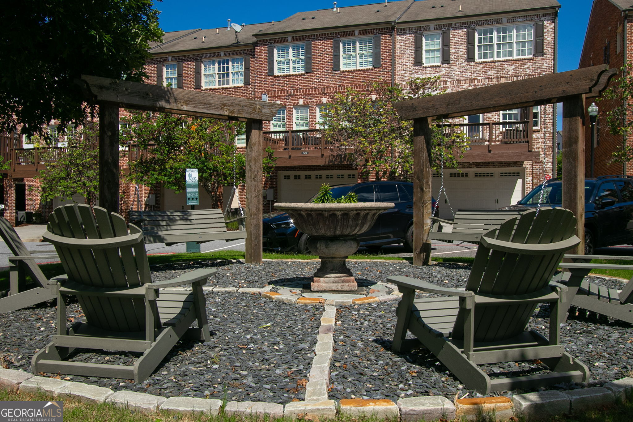 535 Rose Garden LN