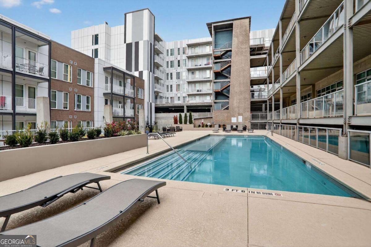 890 Memorial DR SE 108