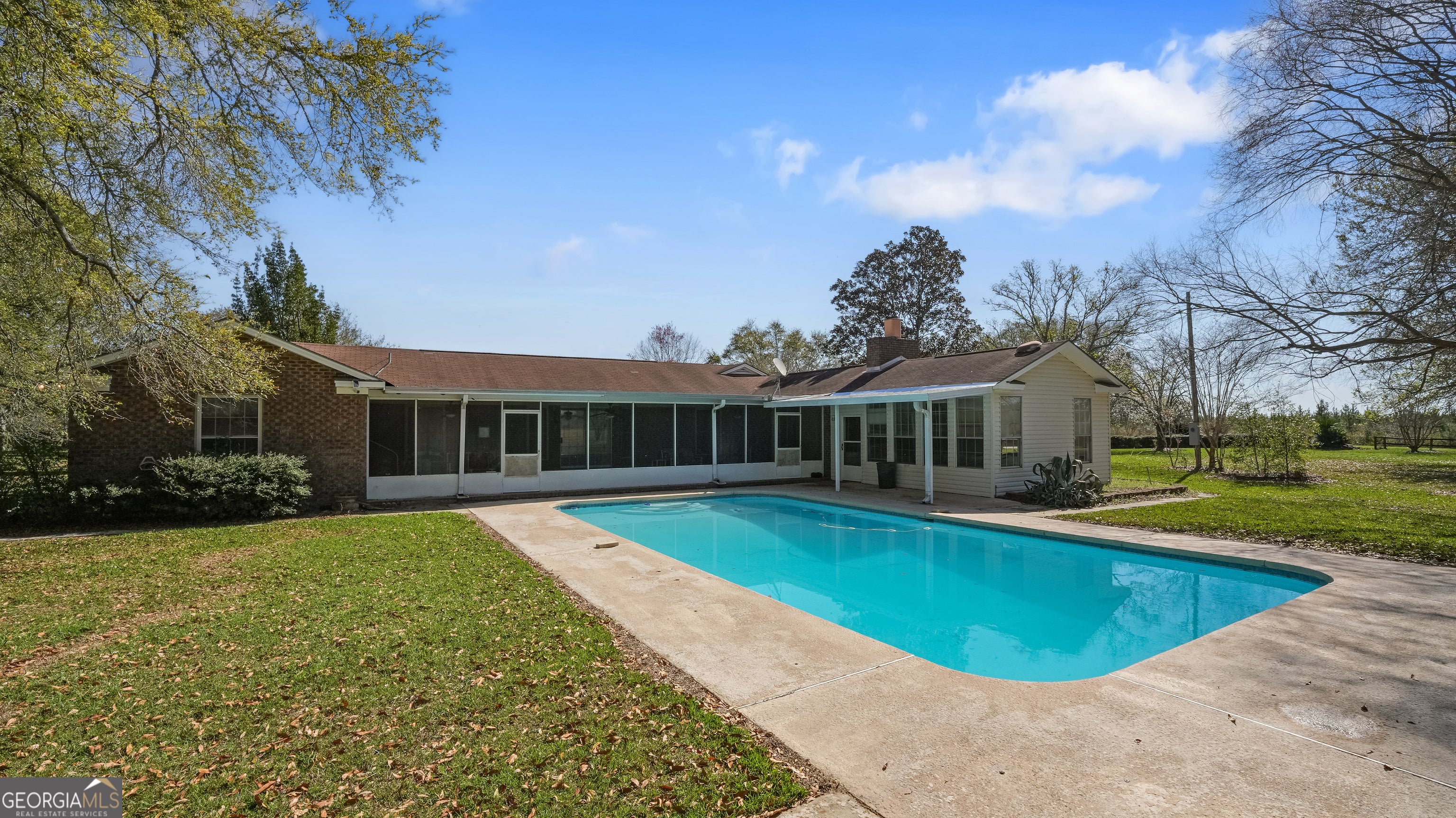 1535 Clifford Jones