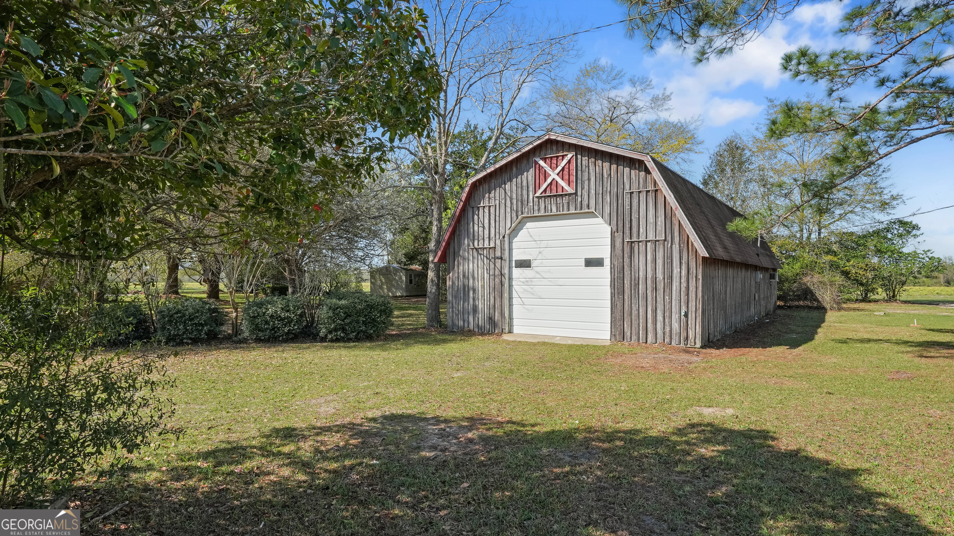 1535 Clifford Jones