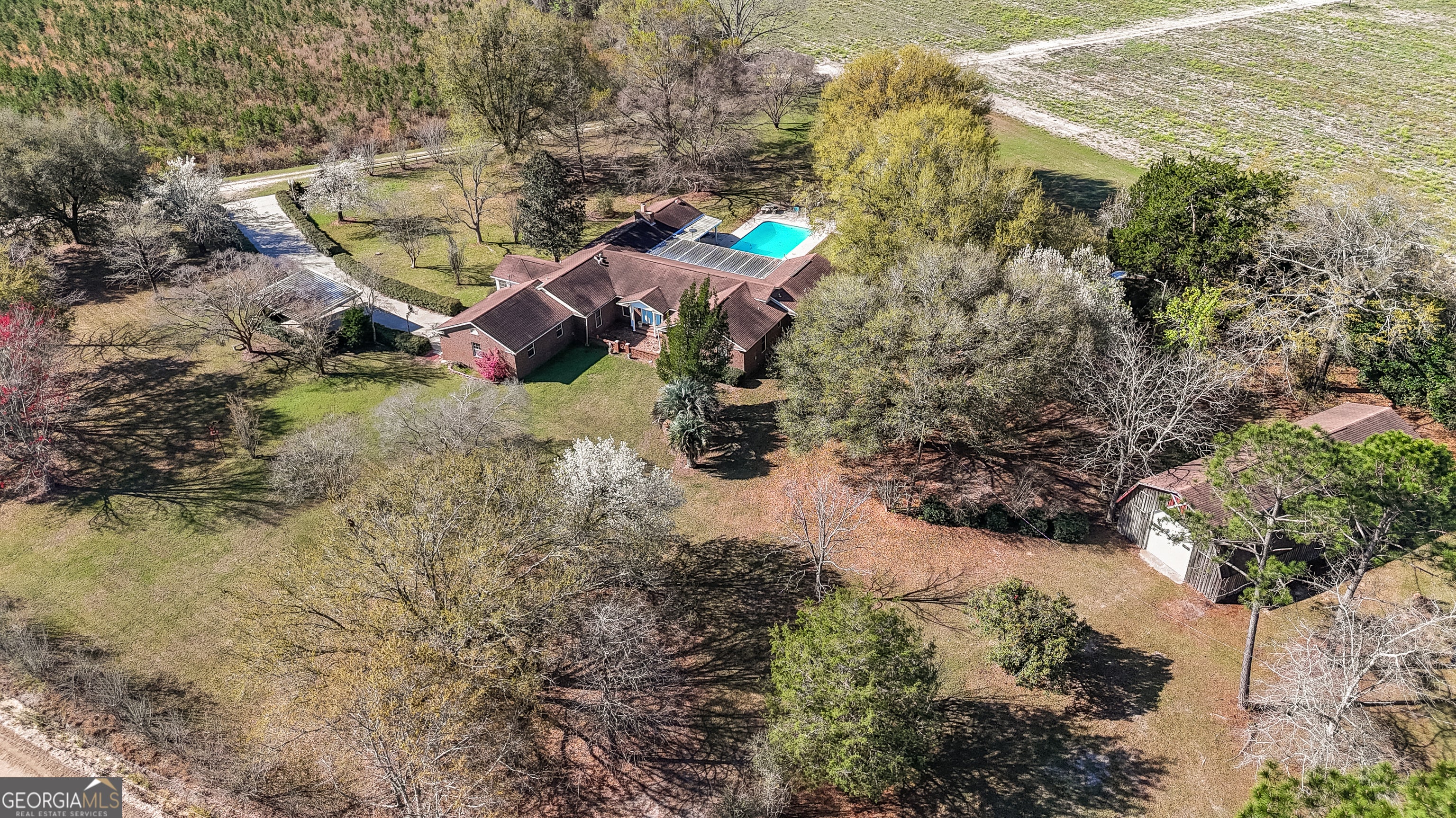 1535 Clifford Jones