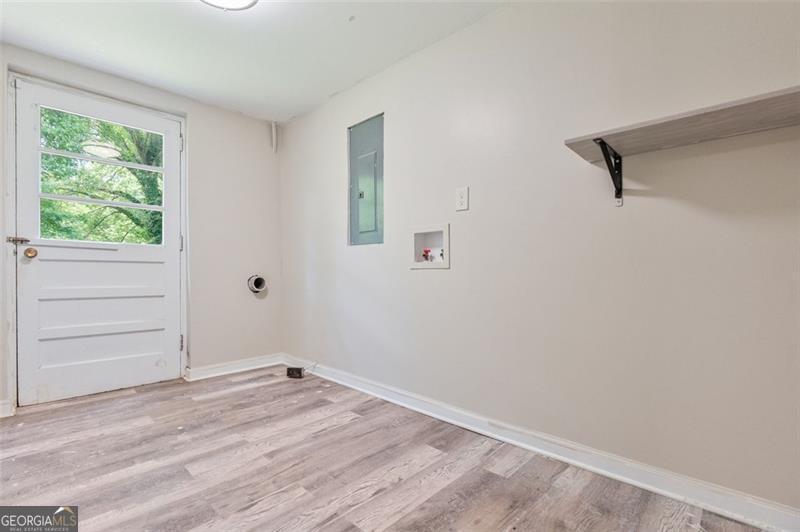 LACEOLA WOODS - Residential