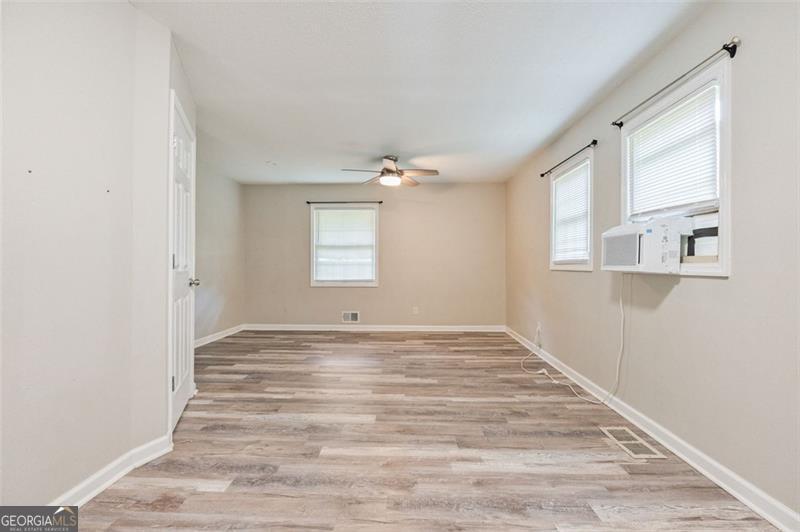 LACEOLA WOODS - Residential