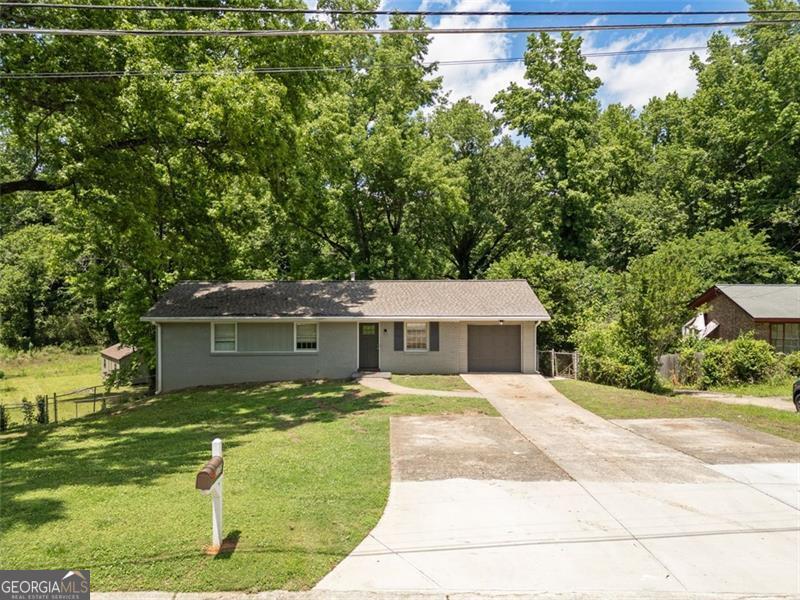 LACEOLA WOODS - Residential