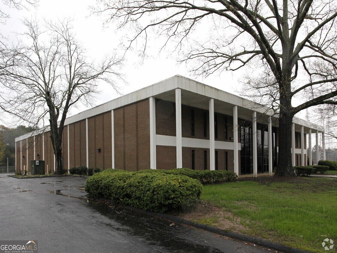 2288 Fairburn RD SW