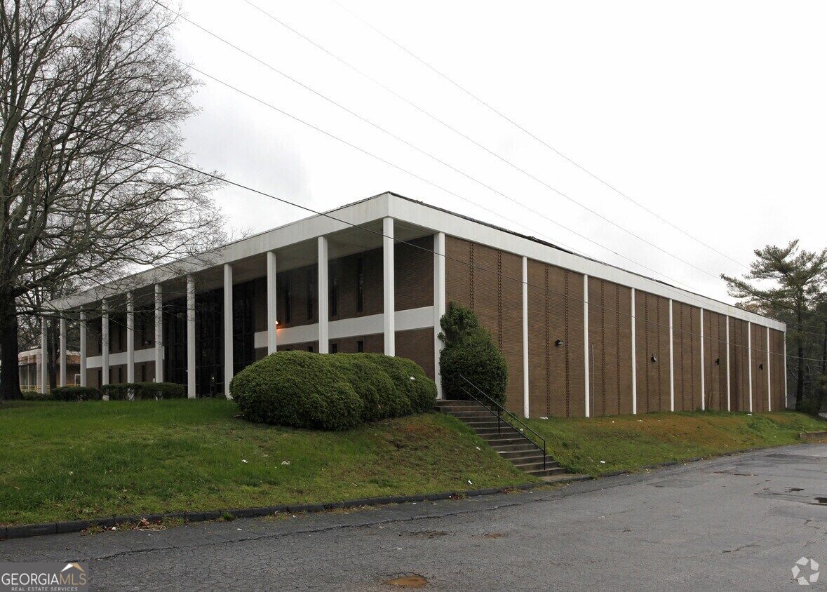 2288 Fairburn RD SW