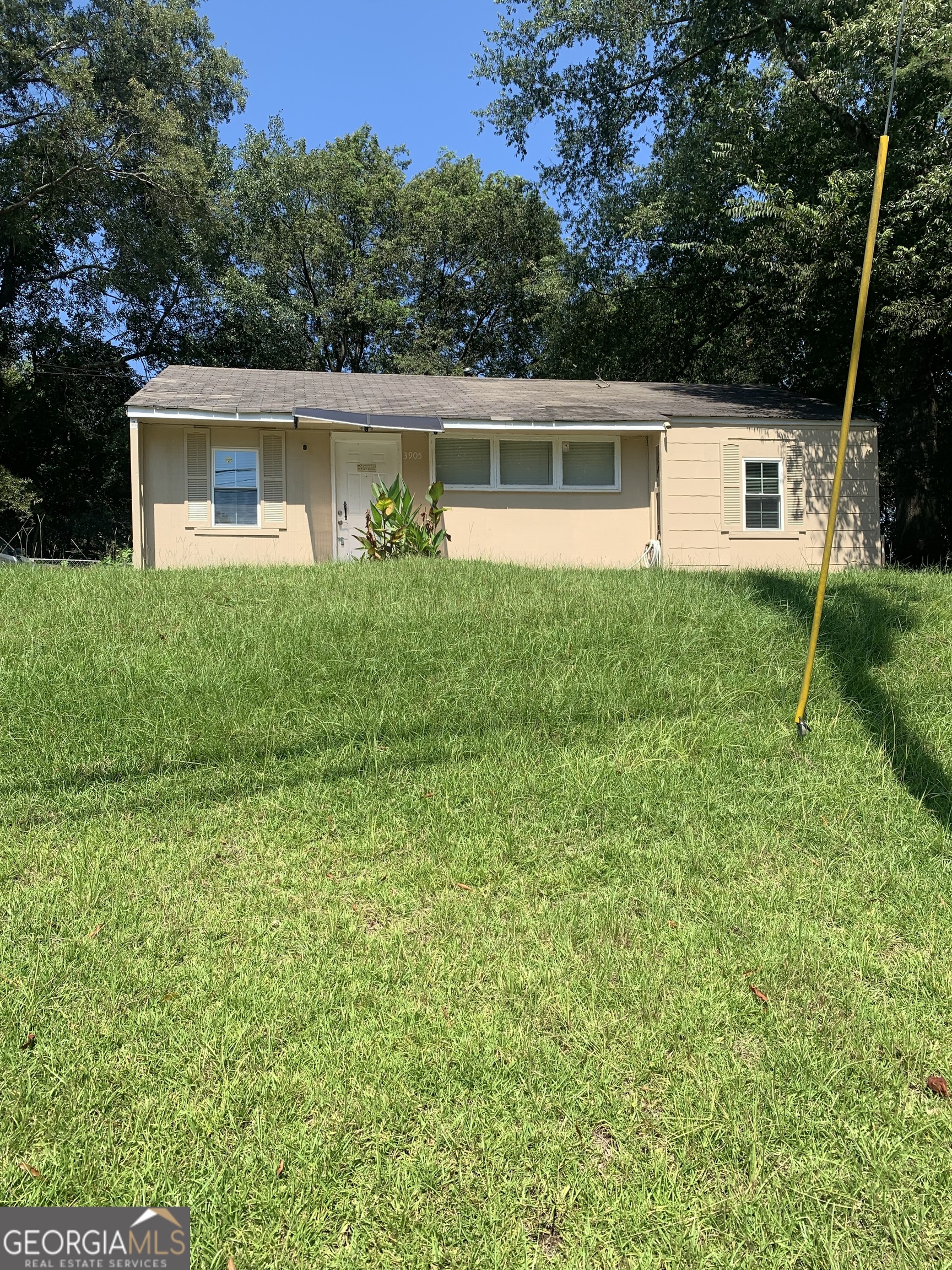 Welcome to this 3-bedroom, 1-bath home on a spacious corner lot in Macon! This home has been updated with new flooring throughout the home, updated bath and new kitchen cabinets, providing a fresh and modern feel. Conveniently located near shopping and I-75, this home offers easy access for commuting and everyday errands. Since March 2025, the home has been furnished with all new furniture and appliances, which are negotiable with the sale, a fantastic bonus for the buyer! Perfect opportunity for anyone ready to make this home their own or add to their portfolio. This home is ready for its next chapter. Showing Notice: Please allow 24-hour advance notice for all showings. Home is being sold as-is.