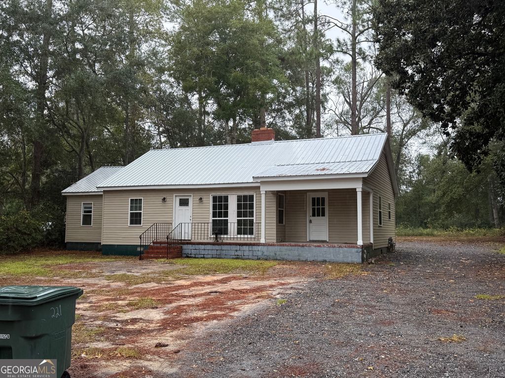 Photo of 221 Vista Circle, Statesboro, GA 30458 (MLS # 10632777)