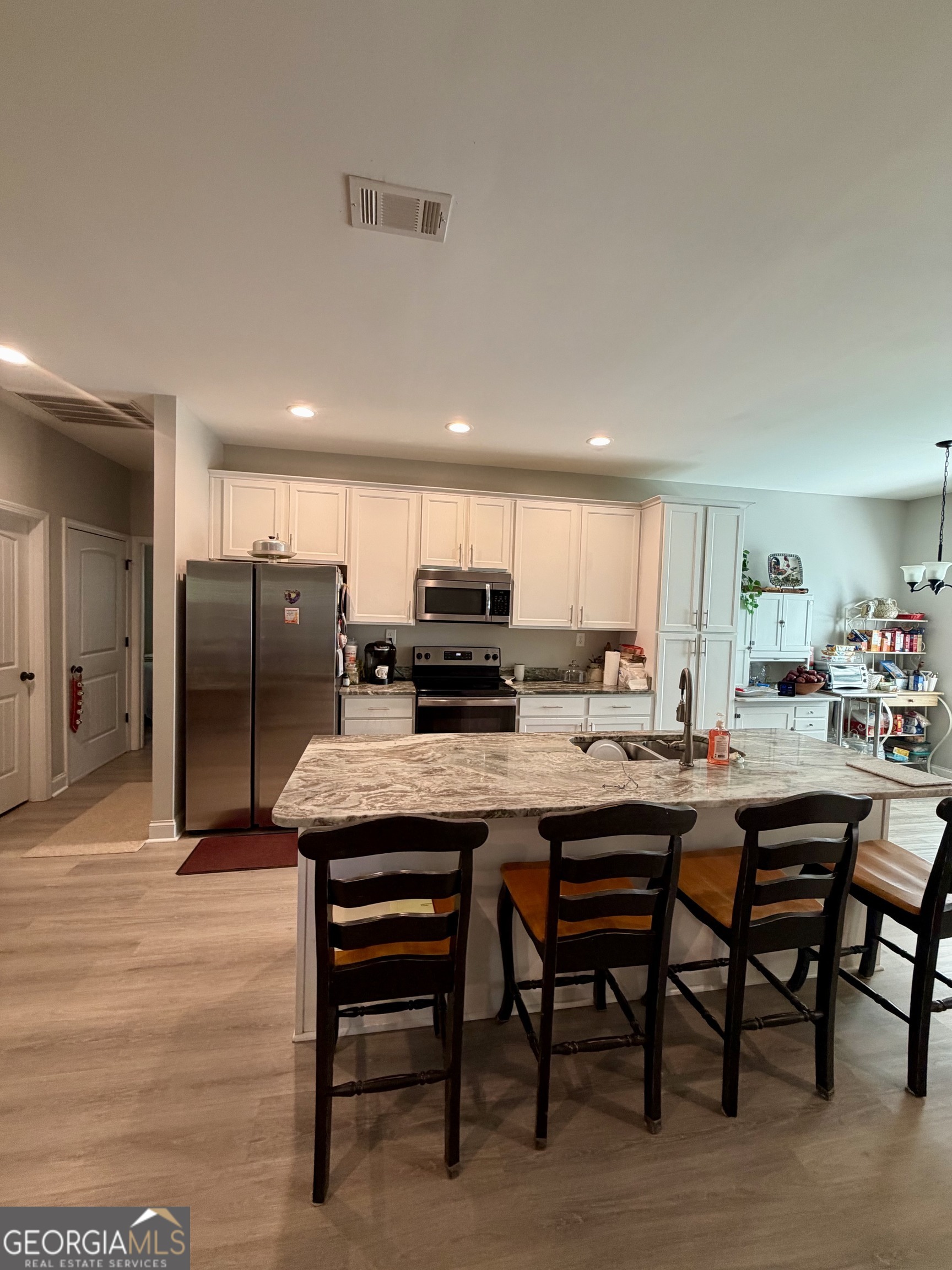 108 Cambridge CT NE