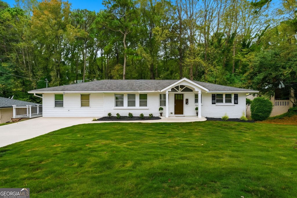 Photo of 1428 Biltmore Drive NE, Atlanta, GA 30329 (MLS # 10640666)