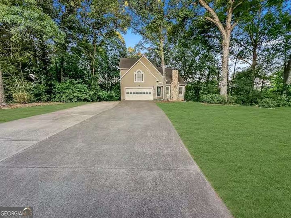 Photo of 199 Amberidge Drive NW, Cartersville, GA 30121 (MLS # 10736441)