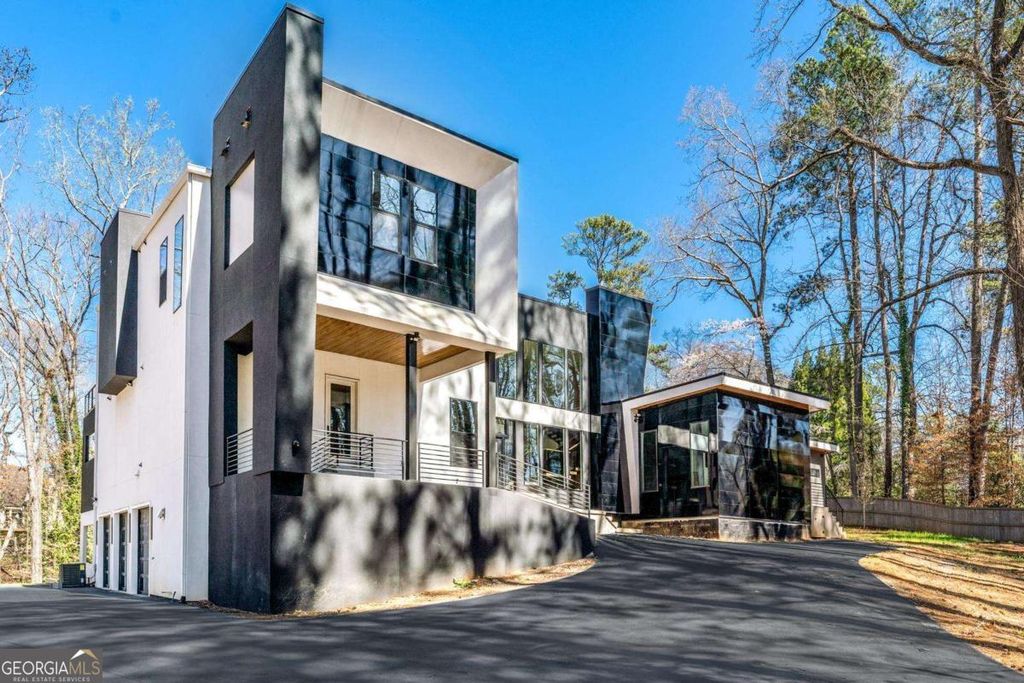 Photo of 1335 Moores Mill Road NW, Atlanta, GA 30327 (MLS # 10652602)