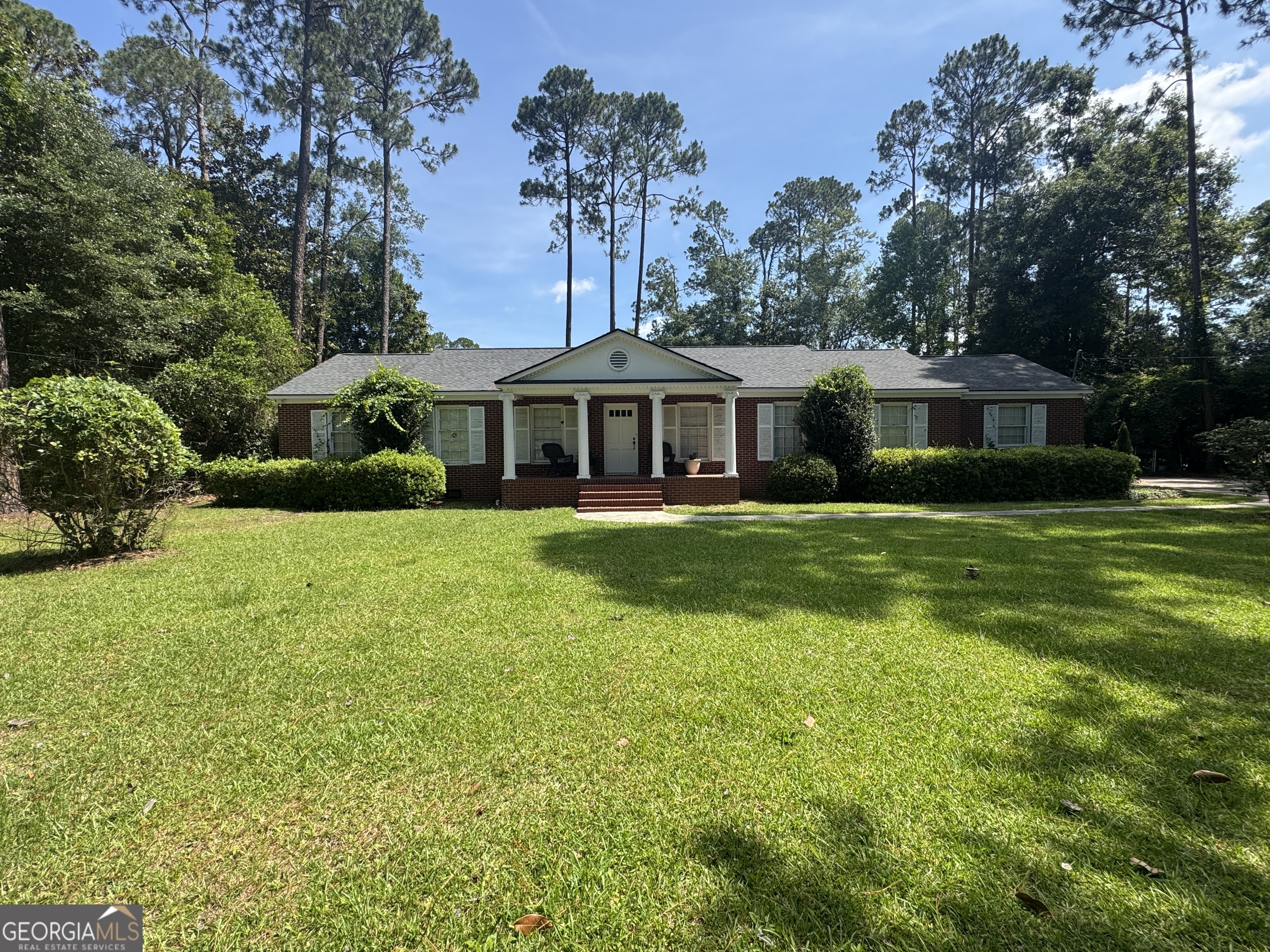 Photo 1 of 17 — 118 Woodlawn DR, Statesboro, GA 30458