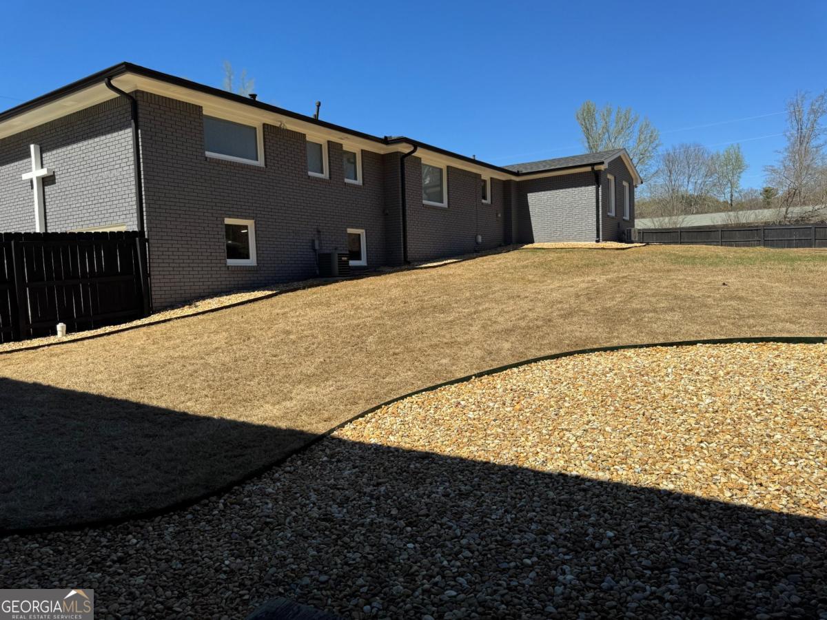 3900 Westmoreland DR