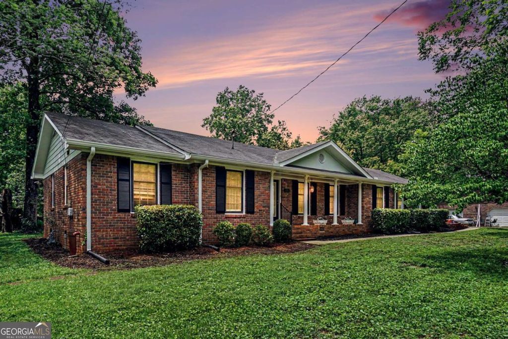 Photo of 2925 Bob Bettis Road, Marietta, GA 30066 (MLS # 10775168)
