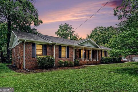 Photo of 2925 Bob Bettis Road, Marietta, GA 30066 (MLS # 10775168)