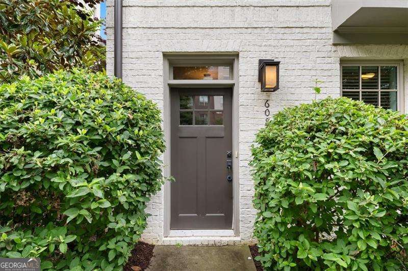 6083 Boylston DR