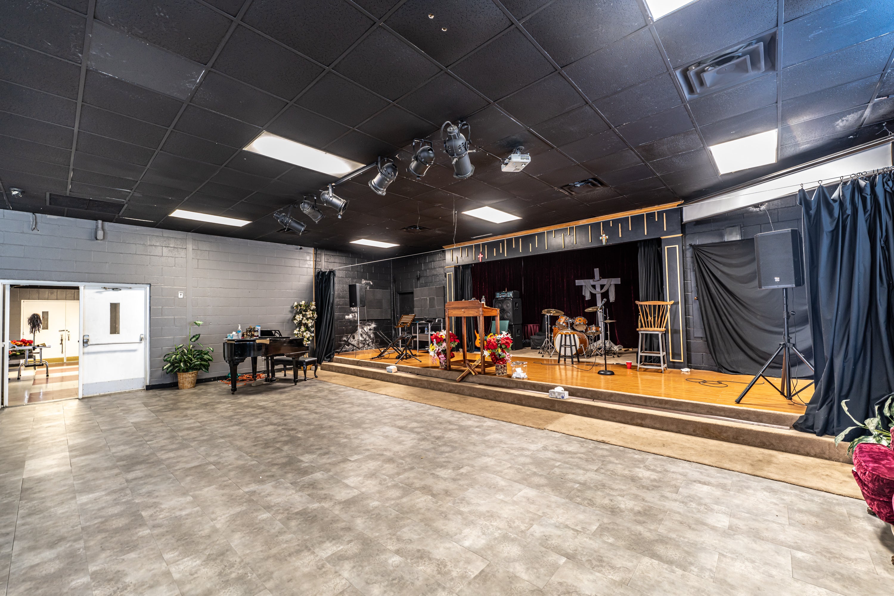 62 Krannert DR