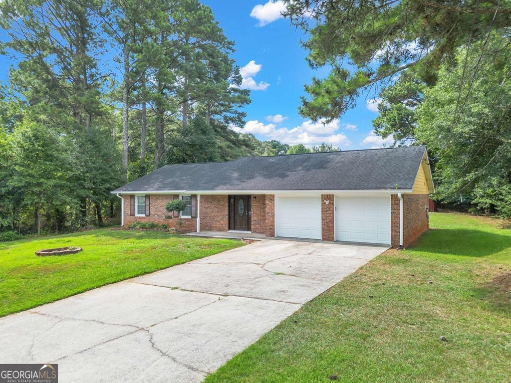 Photo of 1914 Heritage Drive SW, Conyers, GA 30094 (MLS # 10815170)
