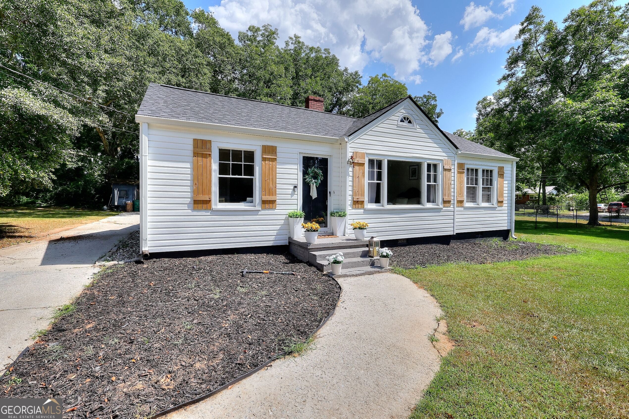 186 S Forest AVE