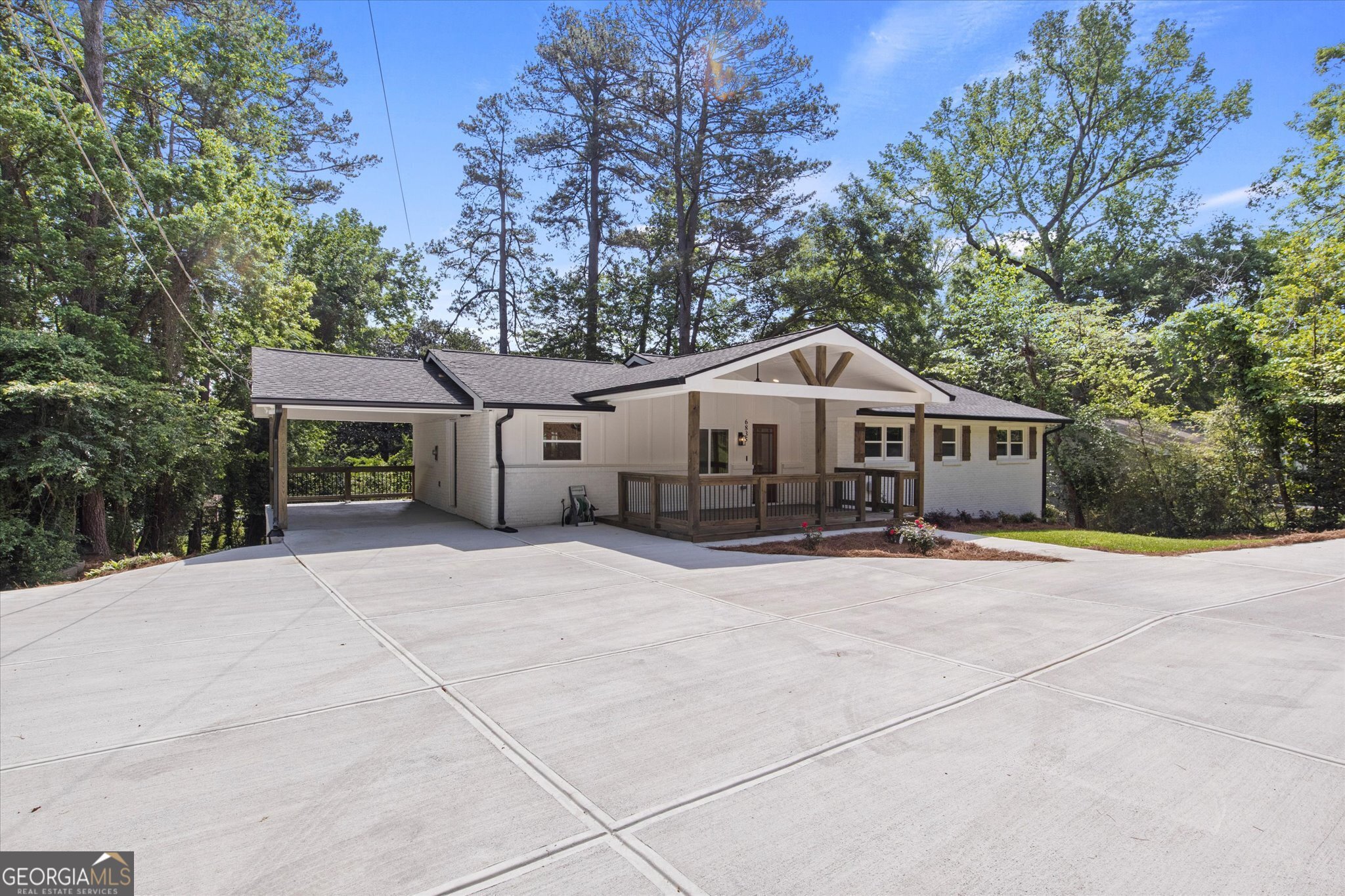 6835 Sunny Brook LN