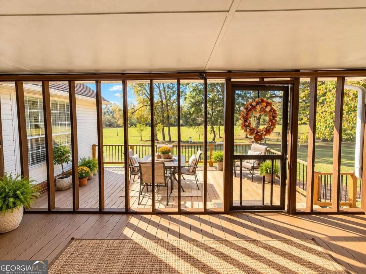 305 Country Crossing DR