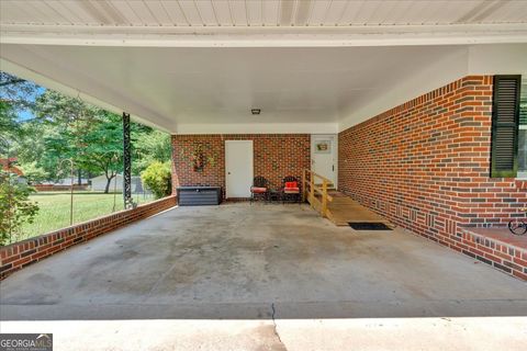 A home in Lindale