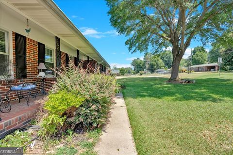 A home in Lindale