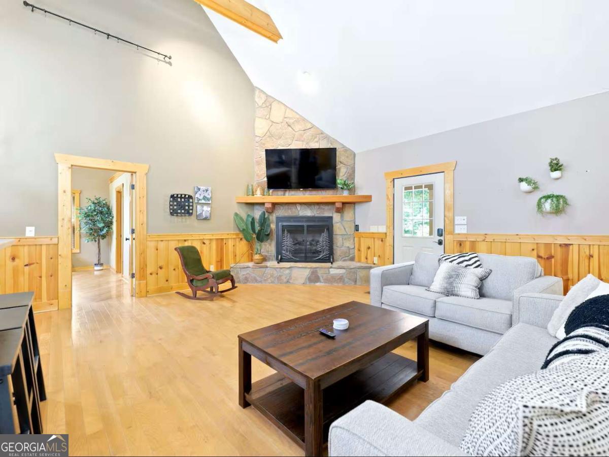 1322 Newport DR