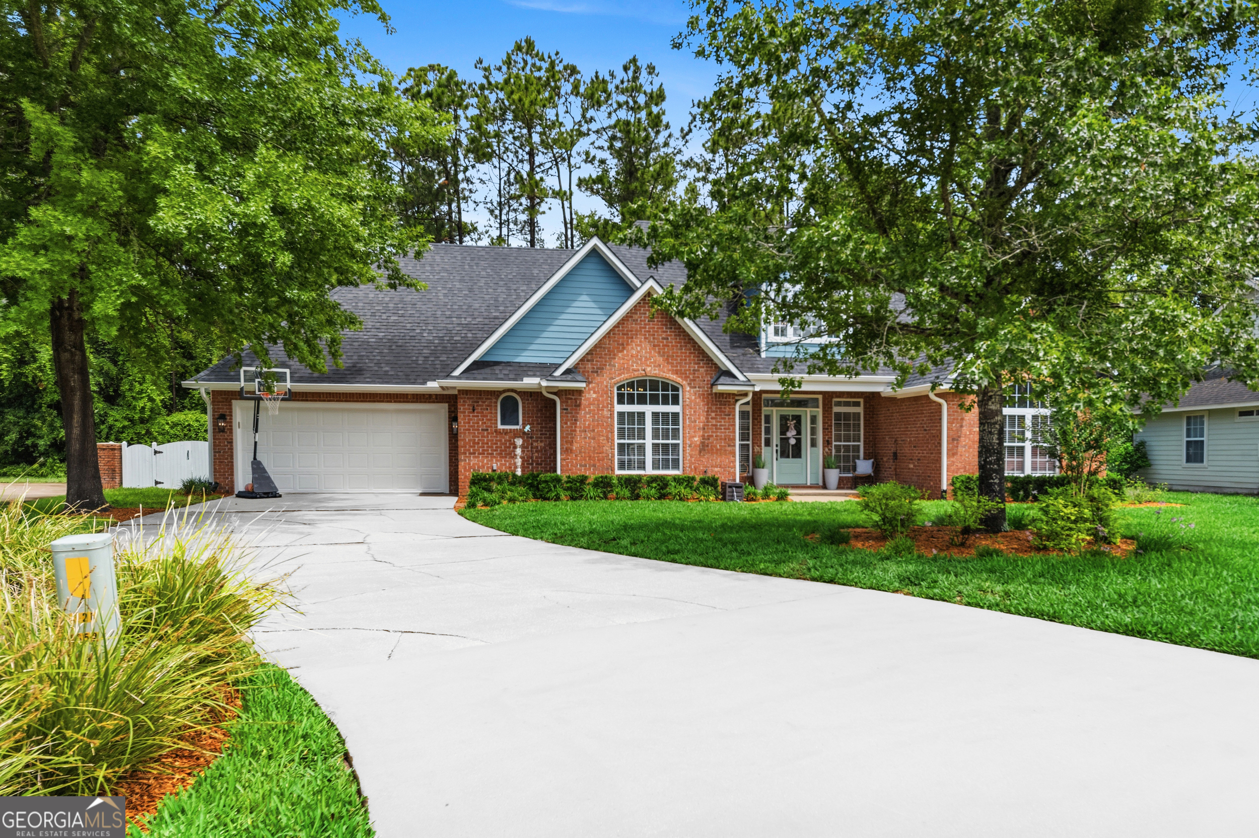 104 Fairway DR