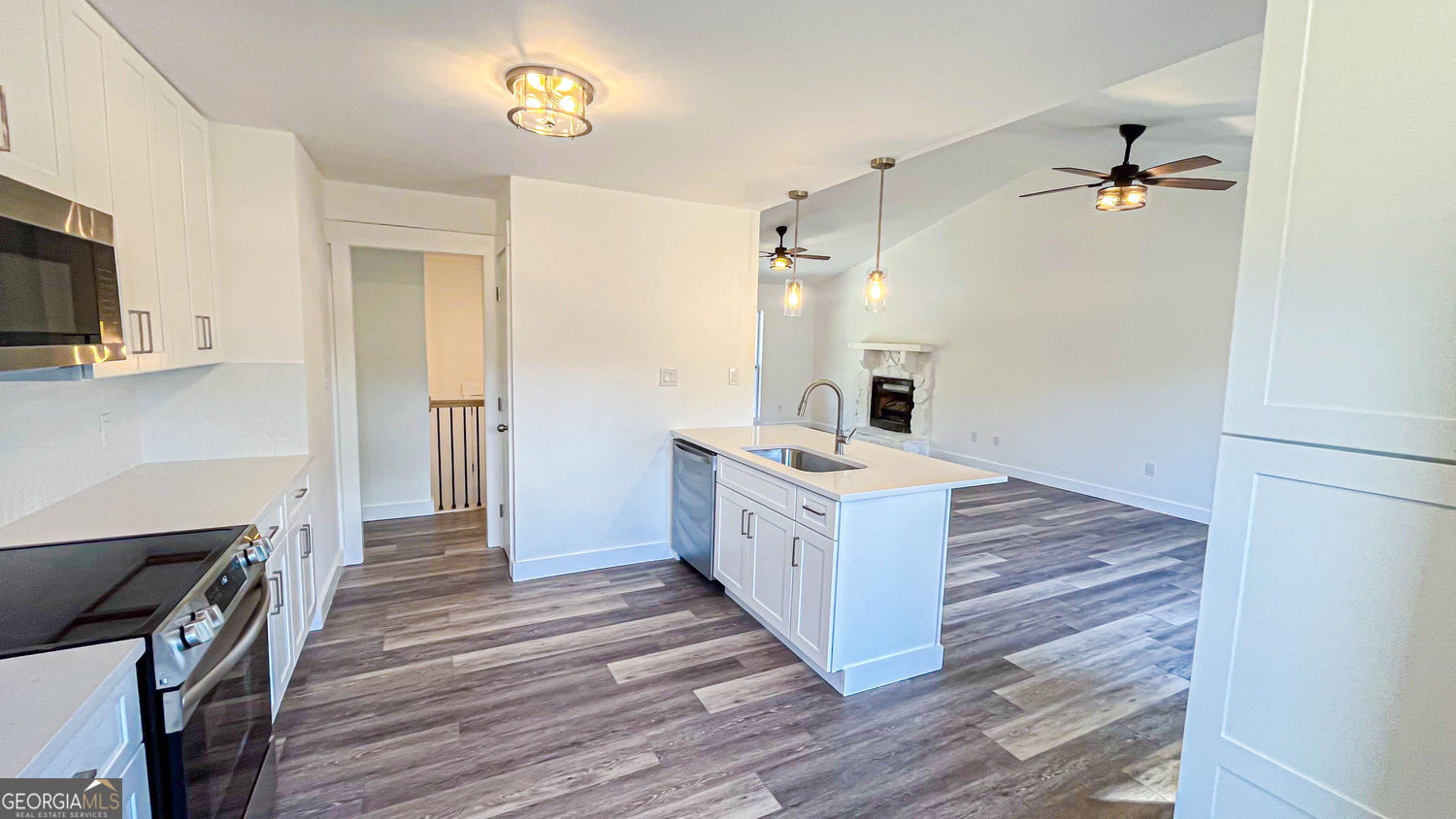 Suwanee, Georgia 30024, United States, 5 Bedrooms Bedrooms, ,3 BathroomsBathrooms,Residential,Active,252064