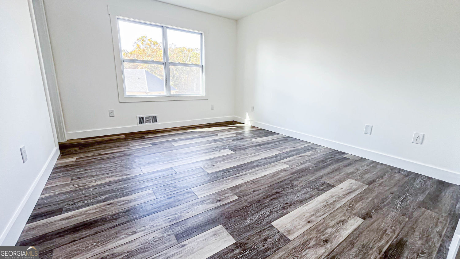 Suwanee, Georgia 30024, United States, 5 Bedrooms Bedrooms, ,3 BathroomsBathrooms,Residential,Active,252064