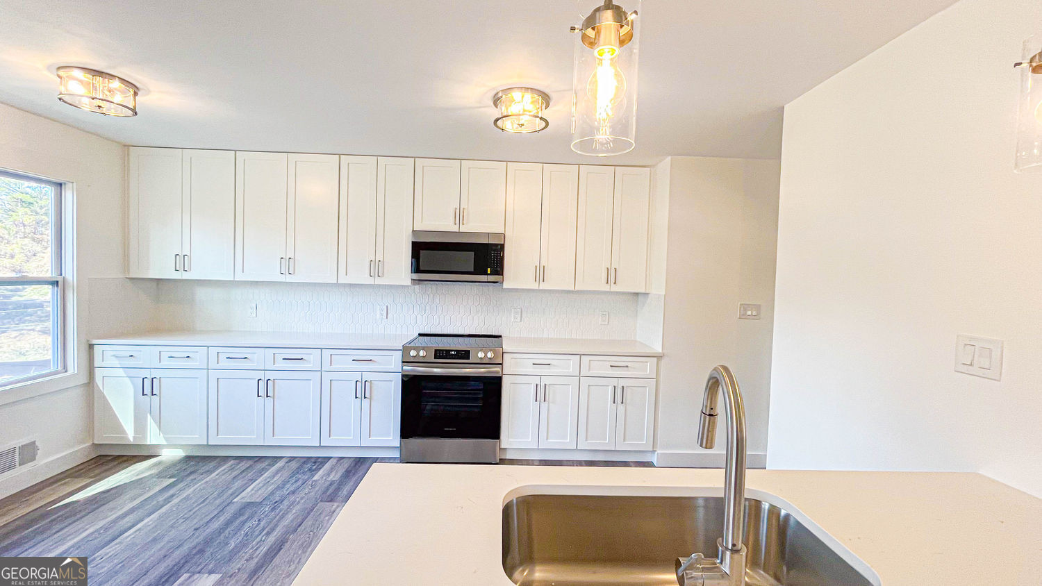 Suwanee, Georgia 30024, United States, 5 Bedrooms Bedrooms, ,3 BathroomsBathrooms,Residential,Active,252064