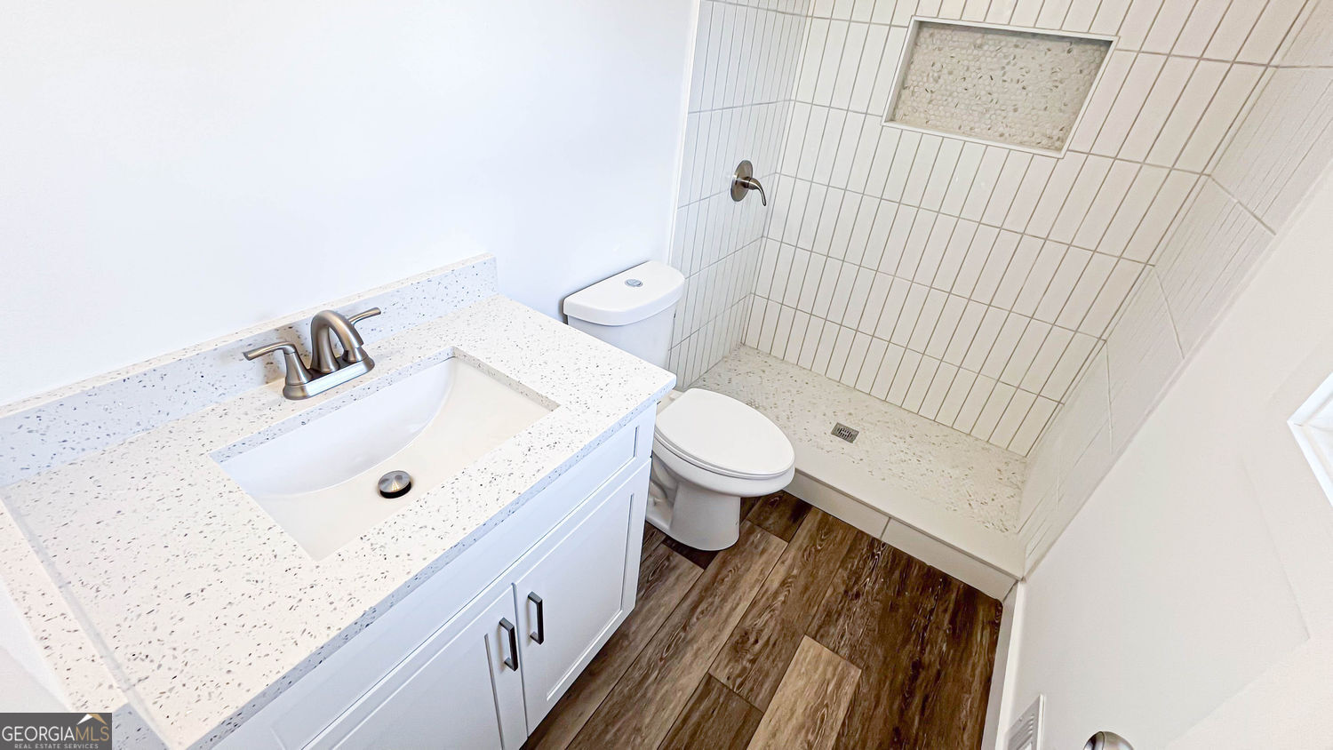 Suwanee, Georgia 30024, United States, 5 Bedrooms Bedrooms, ,3 BathroomsBathrooms,Residential,Active,252064