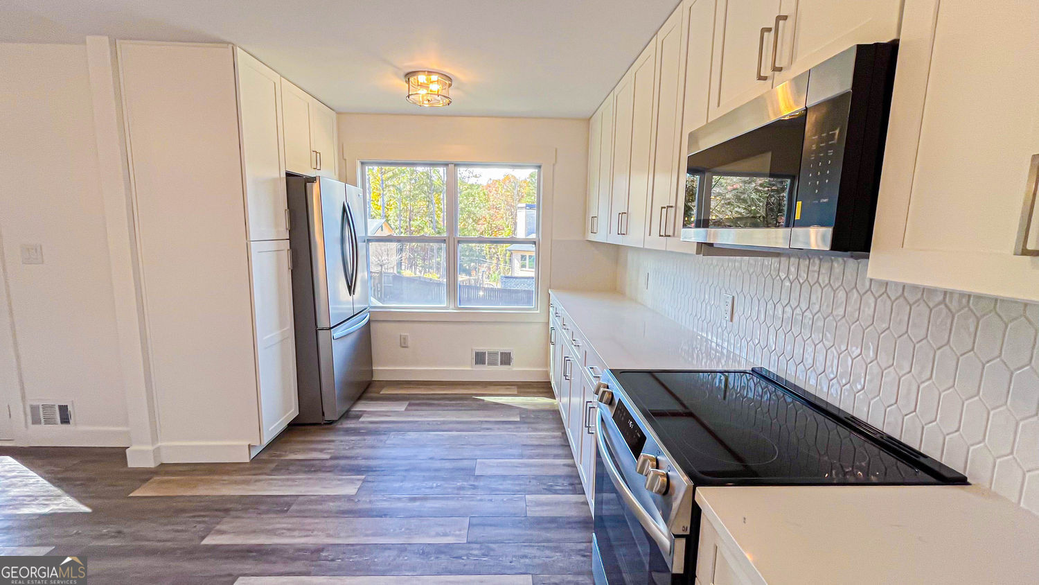 Suwanee, Georgia 30024, United States, 5 Bedrooms Bedrooms, ,3 BathroomsBathrooms,Residential,Active,252064