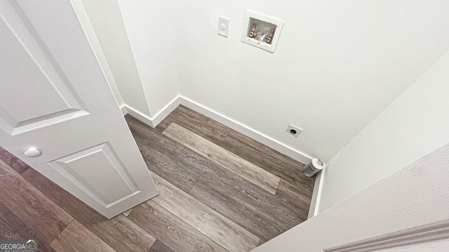 Suwanee, Georgia 30024, United States, 5 Bedrooms Bedrooms, ,3 BathroomsBathrooms,Residential,Active,252064