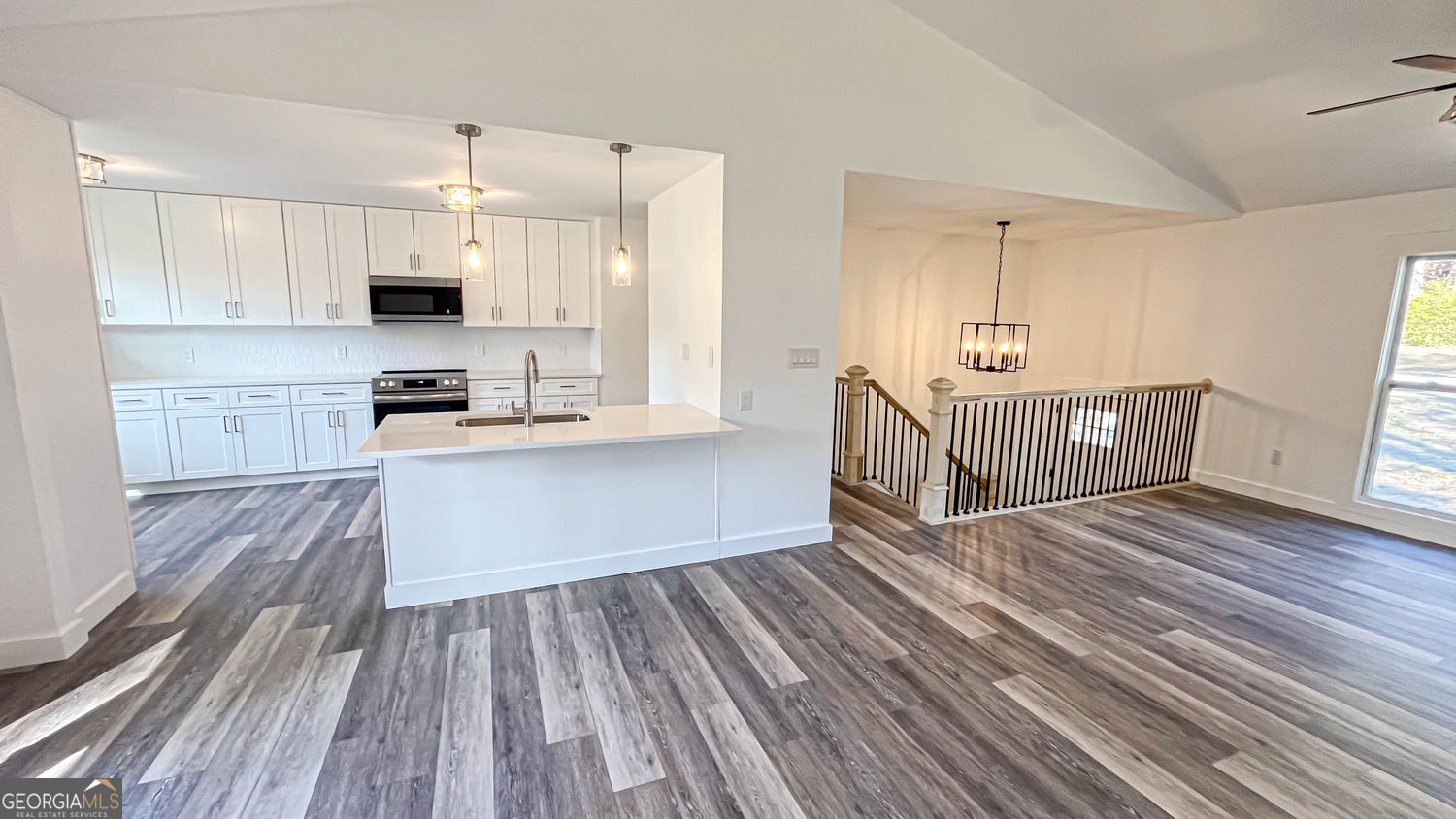 Suwanee, Georgia 30024, United States, 5 Bedrooms Bedrooms, ,3 BathroomsBathrooms,Residential,Active,252064