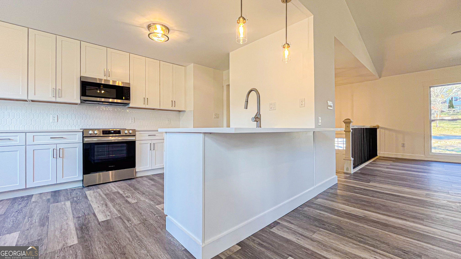 Suwanee, Georgia 30024, United States, 5 Bedrooms Bedrooms, ,3 BathroomsBathrooms,Residential,Active,252064