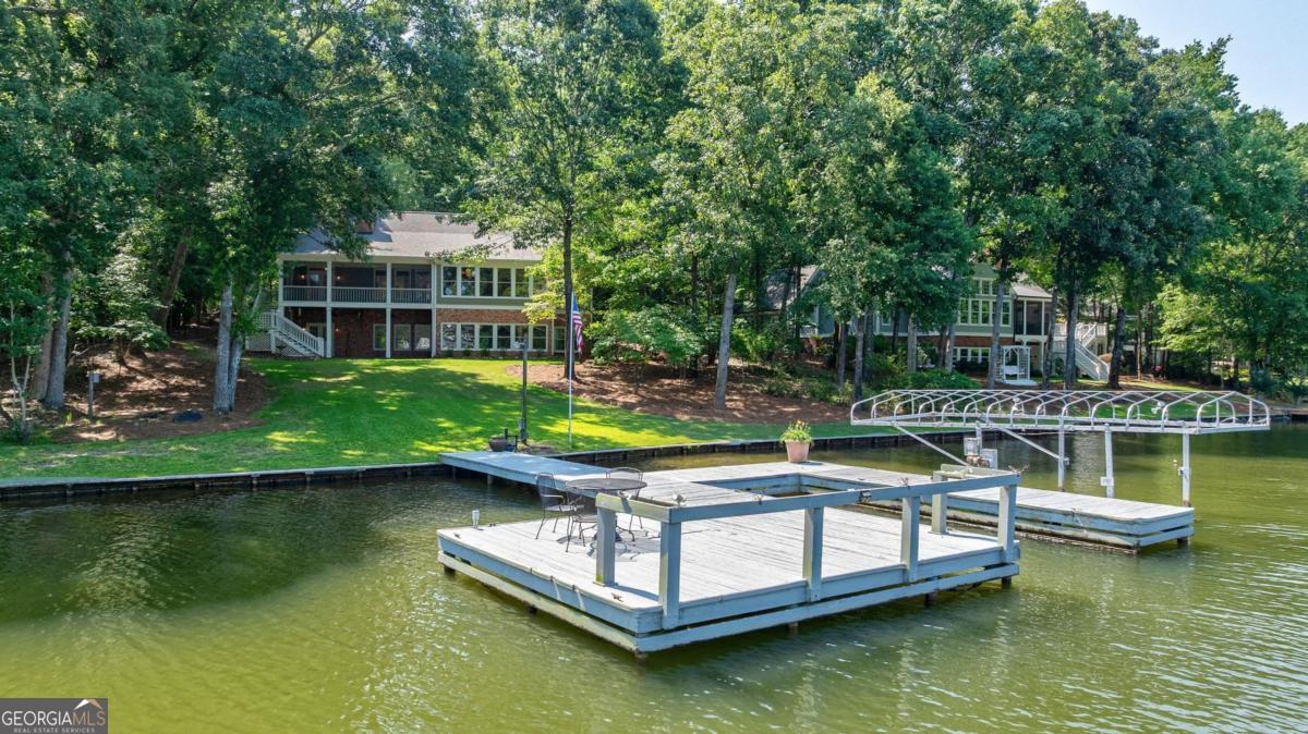 225 Reynolds DR