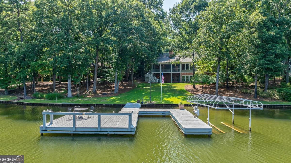225 Reynolds DR