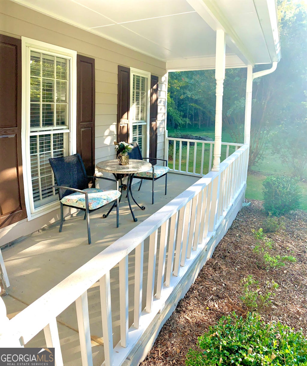 Photo of 345 Legacy Ln, Peachtree City, GA 30269 (MLS # 10846703)