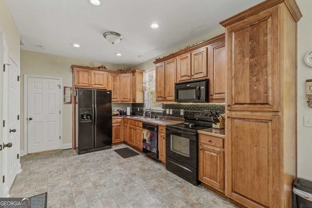 Cullowhee, North Carolina 28723, United States, 3 Bedrooms Bedrooms, ,3 BathroomsBathrooms,Residential,Active,189228